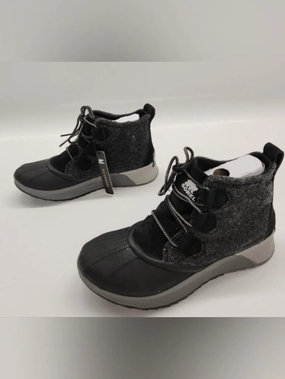 Sorel Out N About III Duck Boots Size 8 New MSRP $130